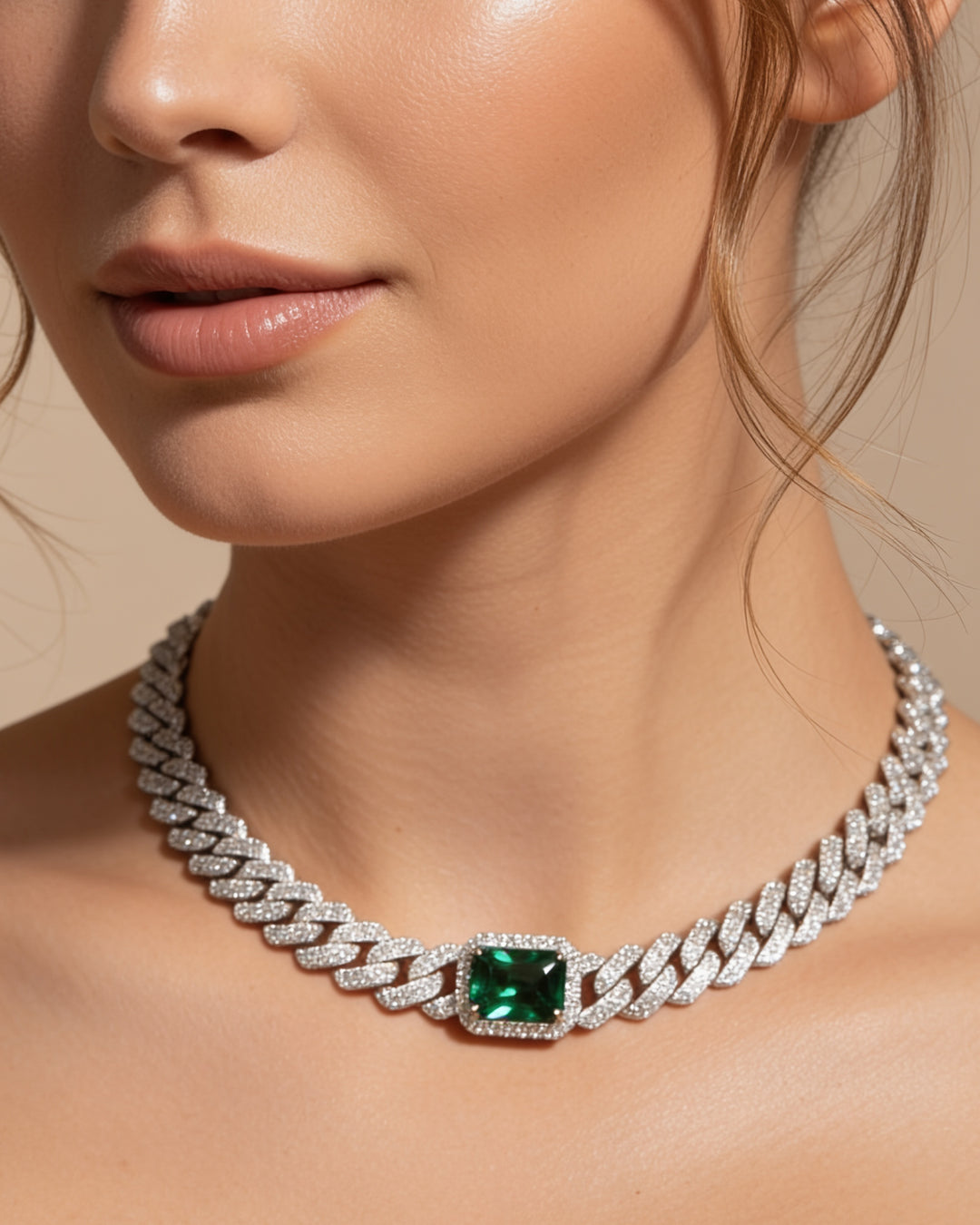 PET IT ON Angular Cuban Chain Choker Necklace - Emerald Green - ARTĒ Madrid