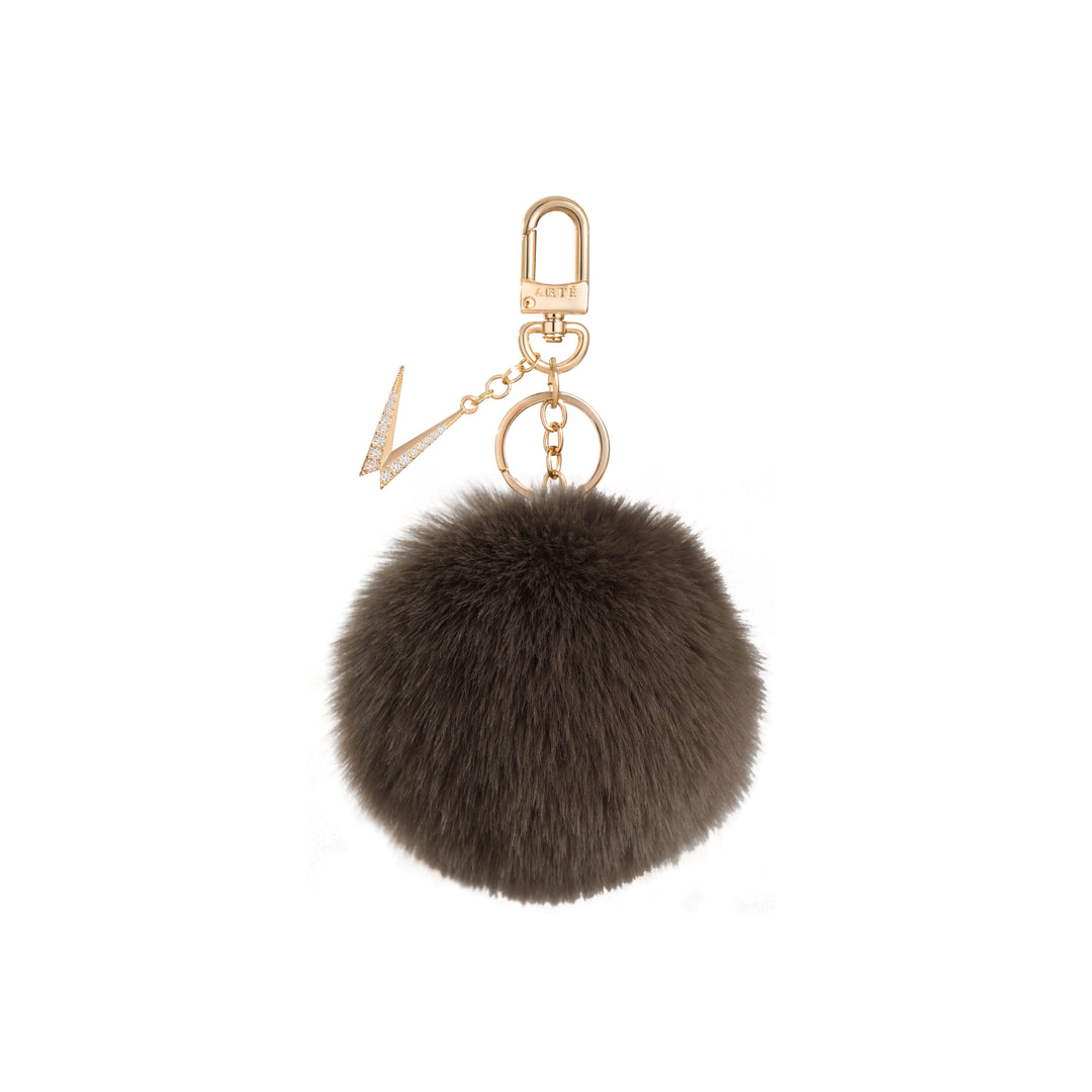 ARTĒ Pom Pom Charm – Cedar Brown - ARTĒ Madrid