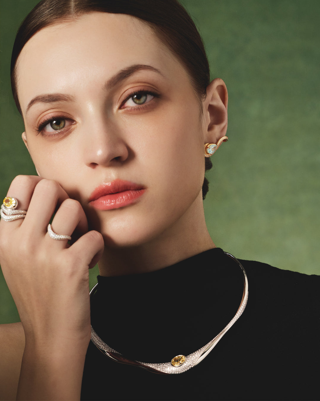 SIERRA Pavé Contour Oval Solitaire Ring - ARTĒ Madrid